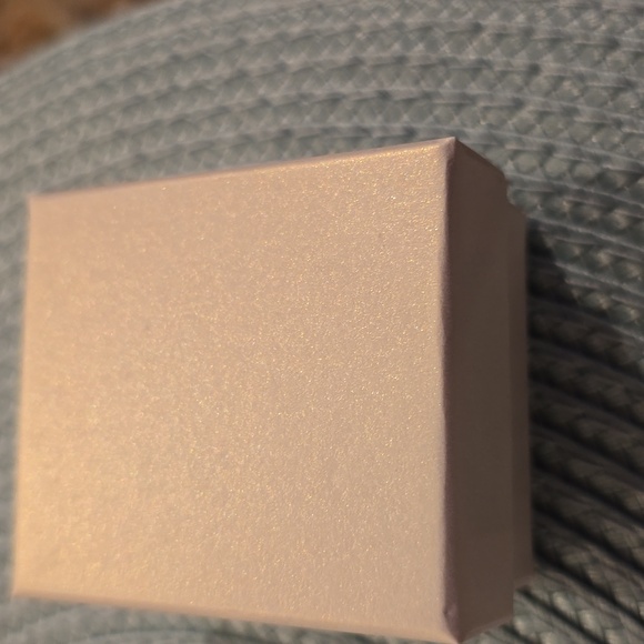 BELK STERLING SILVER WOMEN'S DIAMOND STUD POST EARRINGS - Picture 8 of 8